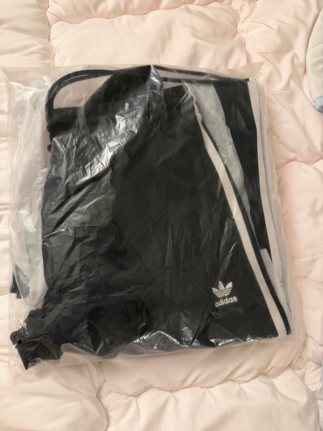 아디다스 아딜레니움 시즌 3 오버사이즈 트랙 팬츠 상품이미지4