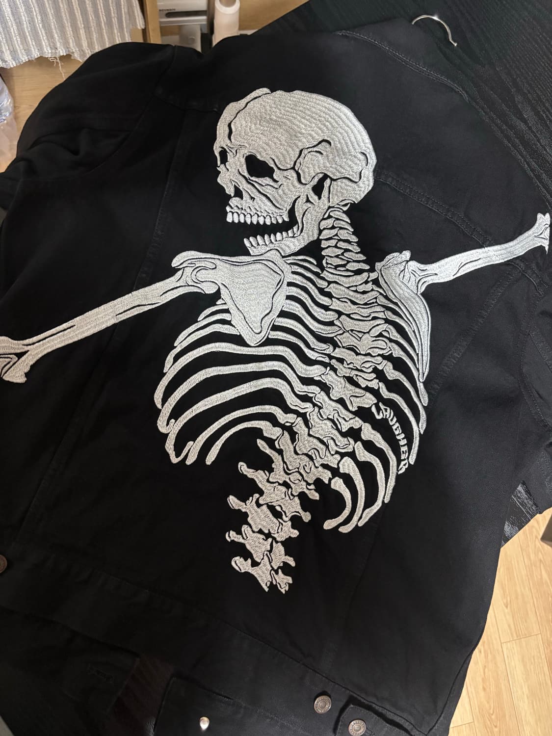 라퍼 HUG SKELETON DENIM JACKET 상품이미지2