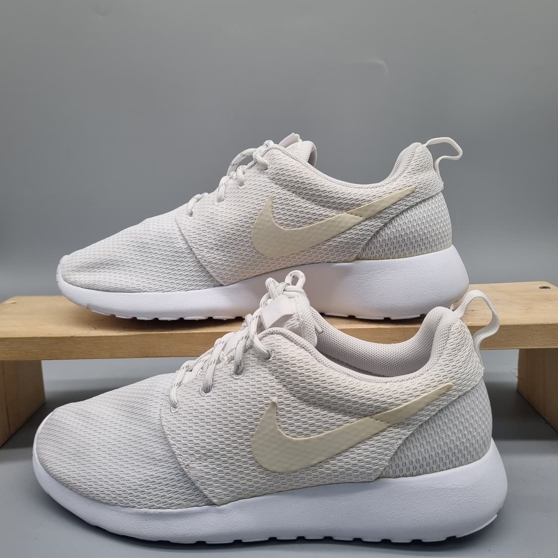 나이키 로쉬원 여성운동화235 상품이미지1