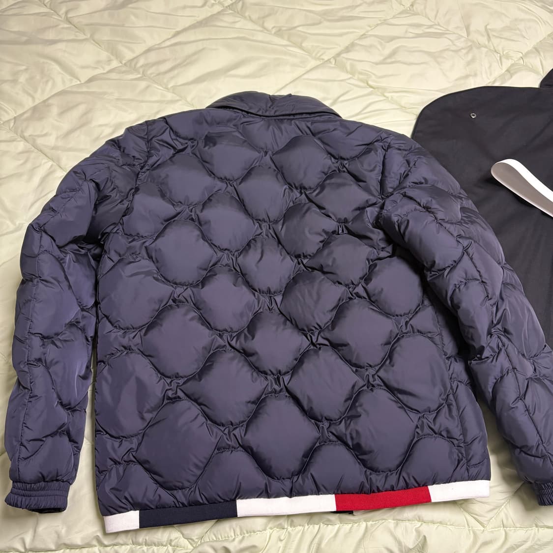 몽클레어 테쉬혼 구스다운 패딩 자켓 네이비 풀구성 상품이미지3