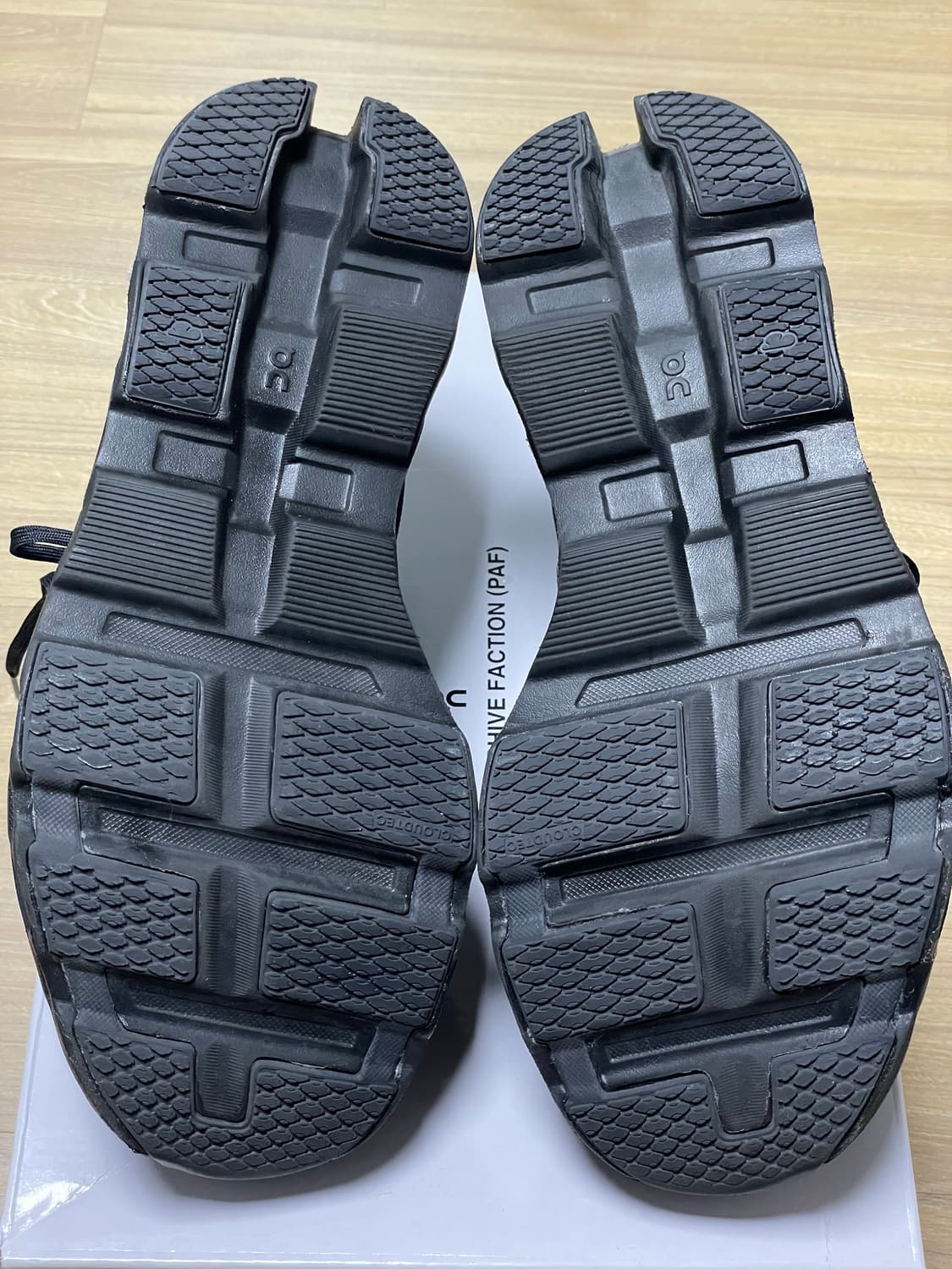 온 러닝x파프(PAF) 클라우드 몬스터(블랙) 270 사이즈 팝니다. 상품이미지6