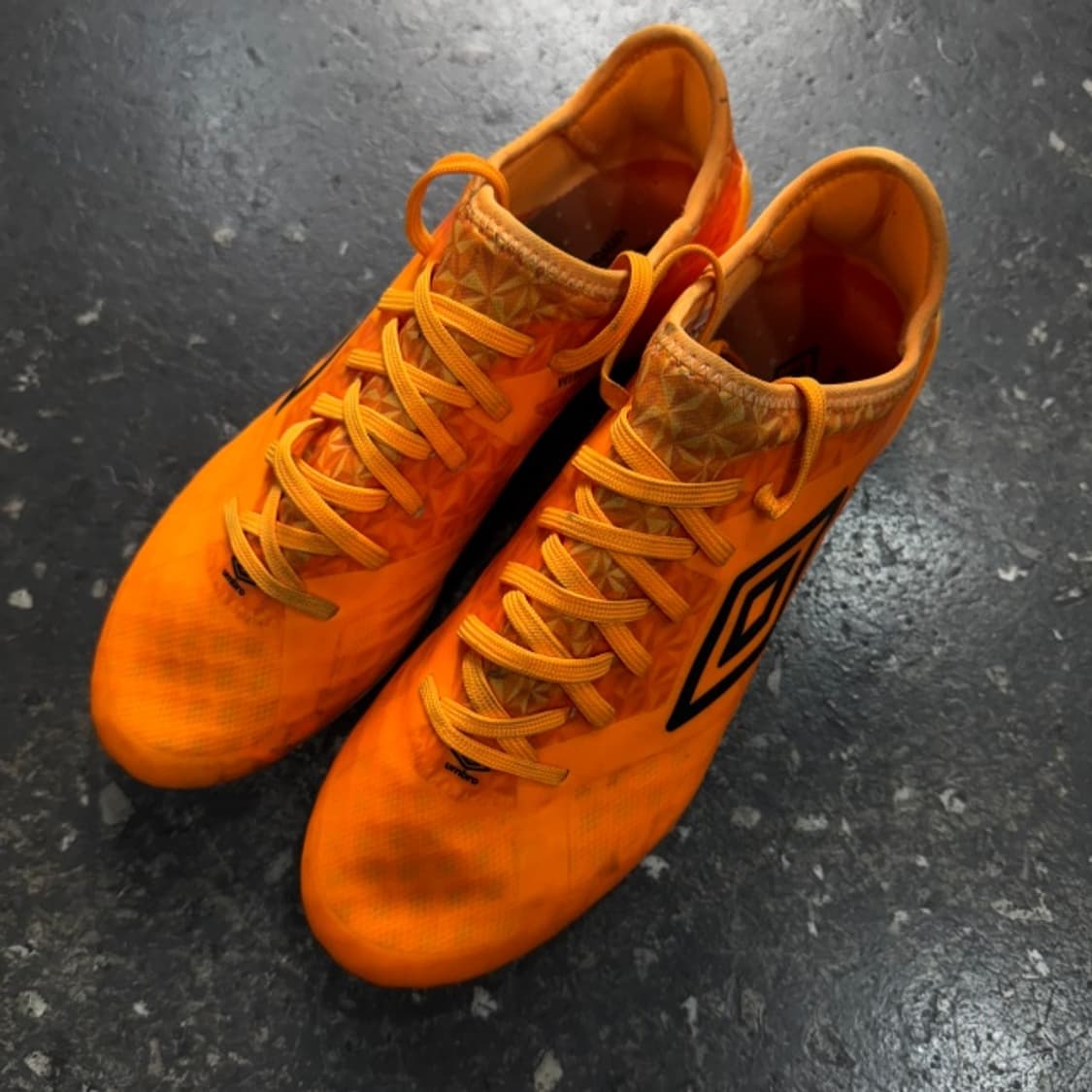 260 엄브로 벨로시타 3 프로 HG 상품이미지3