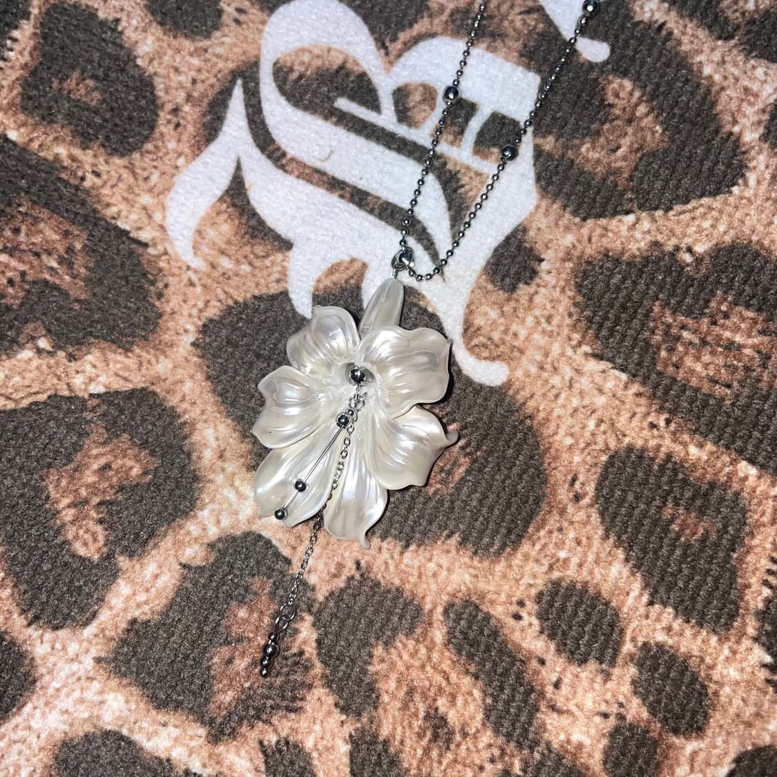 릴리 백합 목걸이 상품이미지1