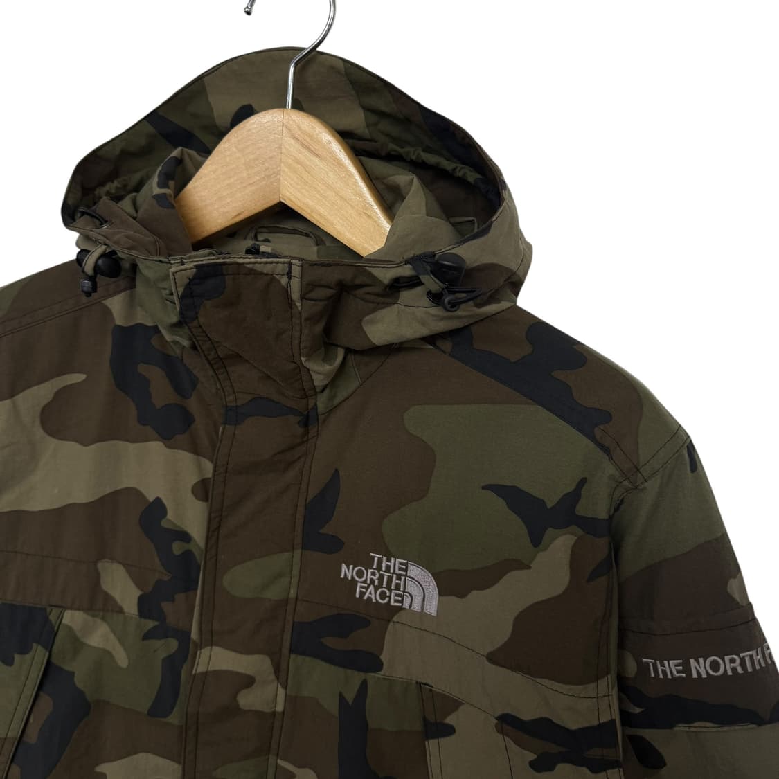 노스페이스 카모 바람막이 자켓 상품이미지2