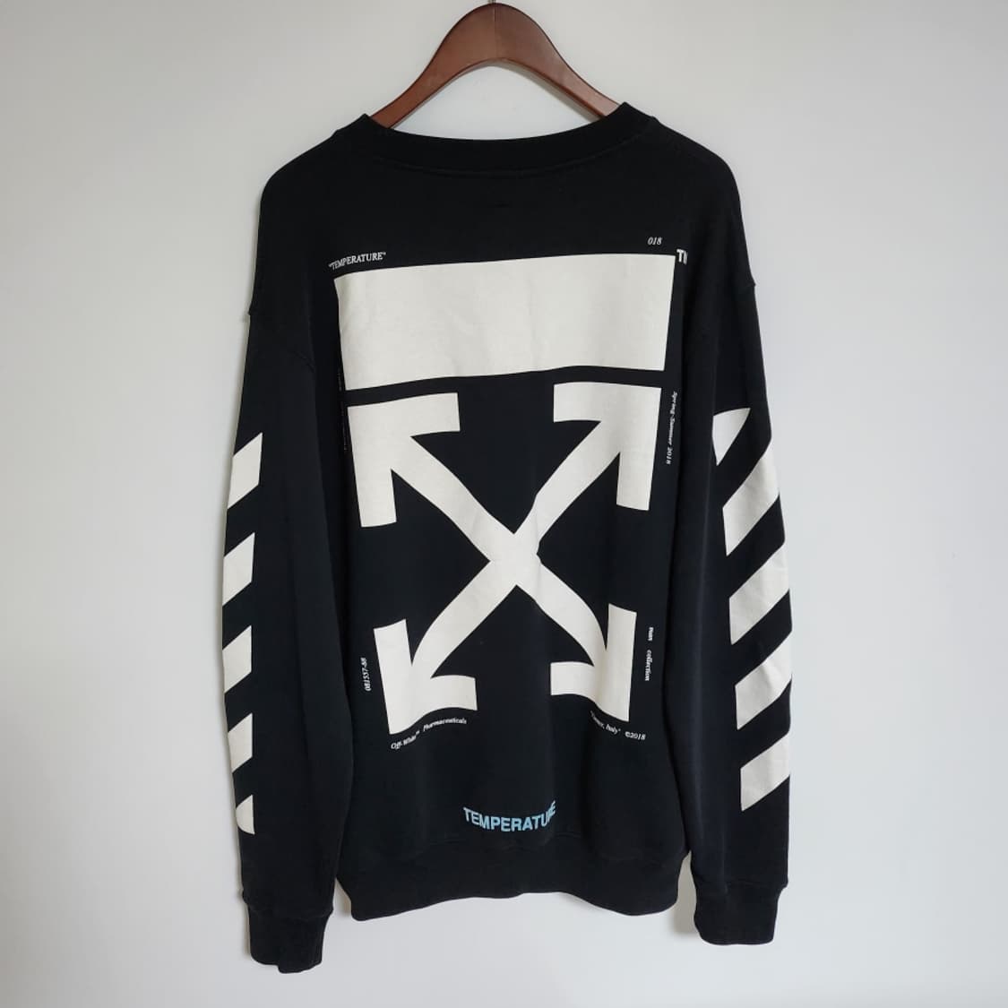 [L] 오프화이트 블랙 모나리자 맨투맨 OMBA003S18003012 상품이미지6