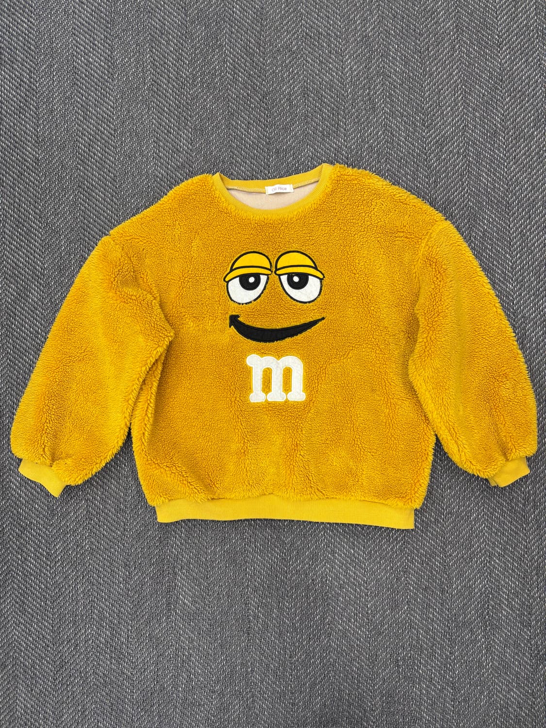 M&M 엠앤엠 양털 맨투맨 상품이미지1