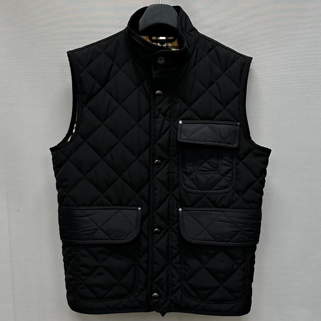 버버리 다이아몬드 퀼팅 하이넥 패딩조끼 ( 105 ) 상품이미지1