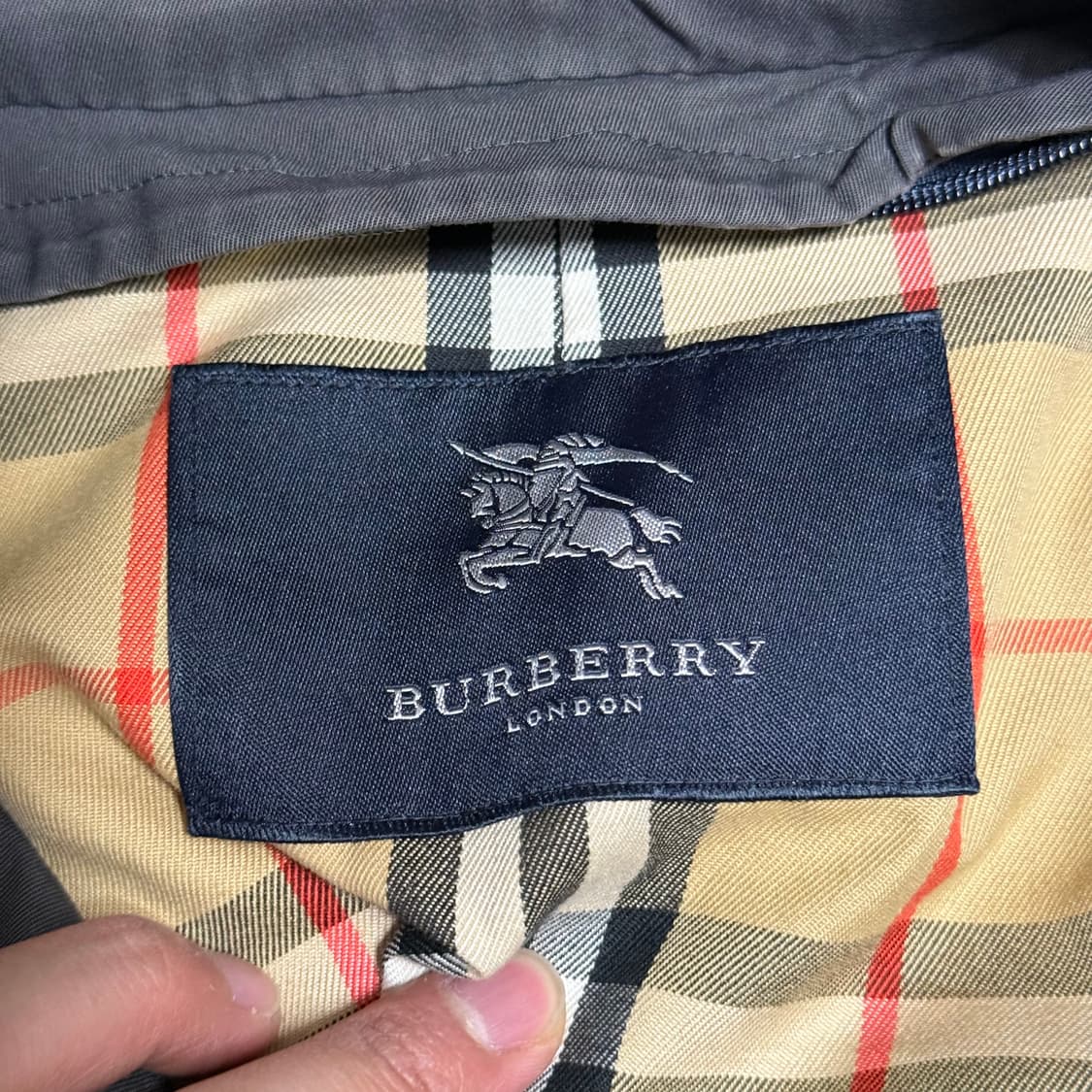 ‼️ L Burberry 산요 제조 그레이 트렌치 코트 ‼️ 상품이미지3