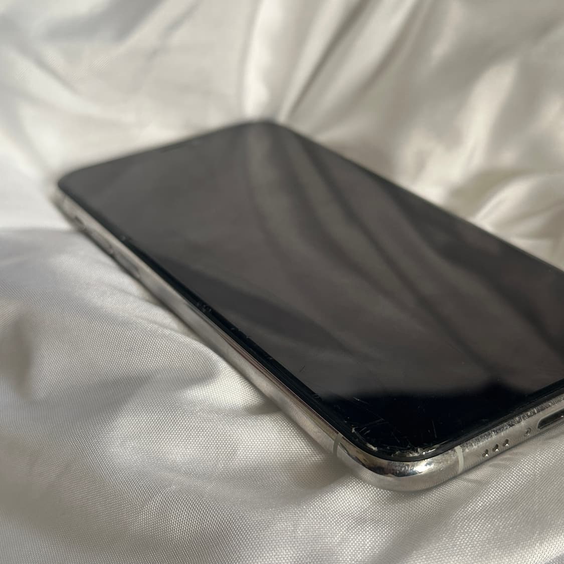 아이폰 11프로 상품이미지3