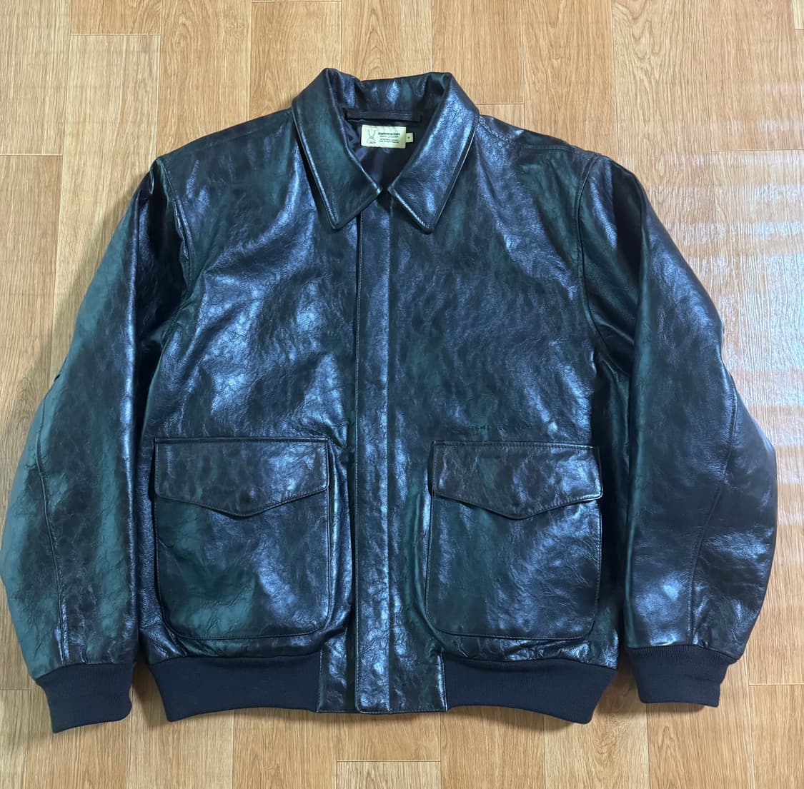 디스이즈네버댓 x 다니엘 존스턴 프로그 레더 플라이트 자켓 다크 브라운 상품이미지2