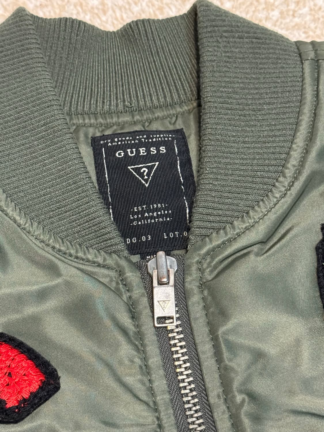 게스 카키 항공 점퍼 패치 자수 집업 패딩 상품이미지4