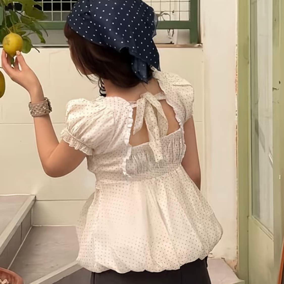 대대장 도트 퍼프 블라우스 벌룬탑 로걀탑 바닐라 상품이미지2