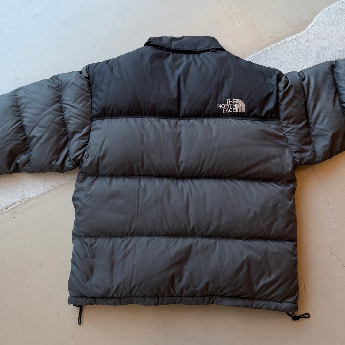 노스페이스 그레이 눕시 패딩 상품이미지4