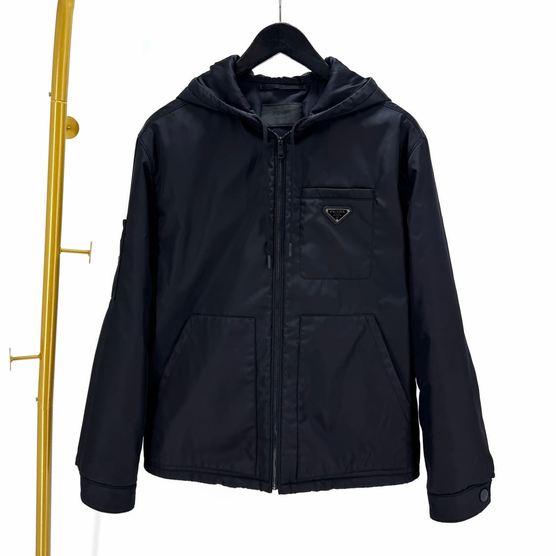 [46사이즈] 프라다 리나일론 삼각로고 후드 자켓 점퍼 (SGX681) 상품이미지1