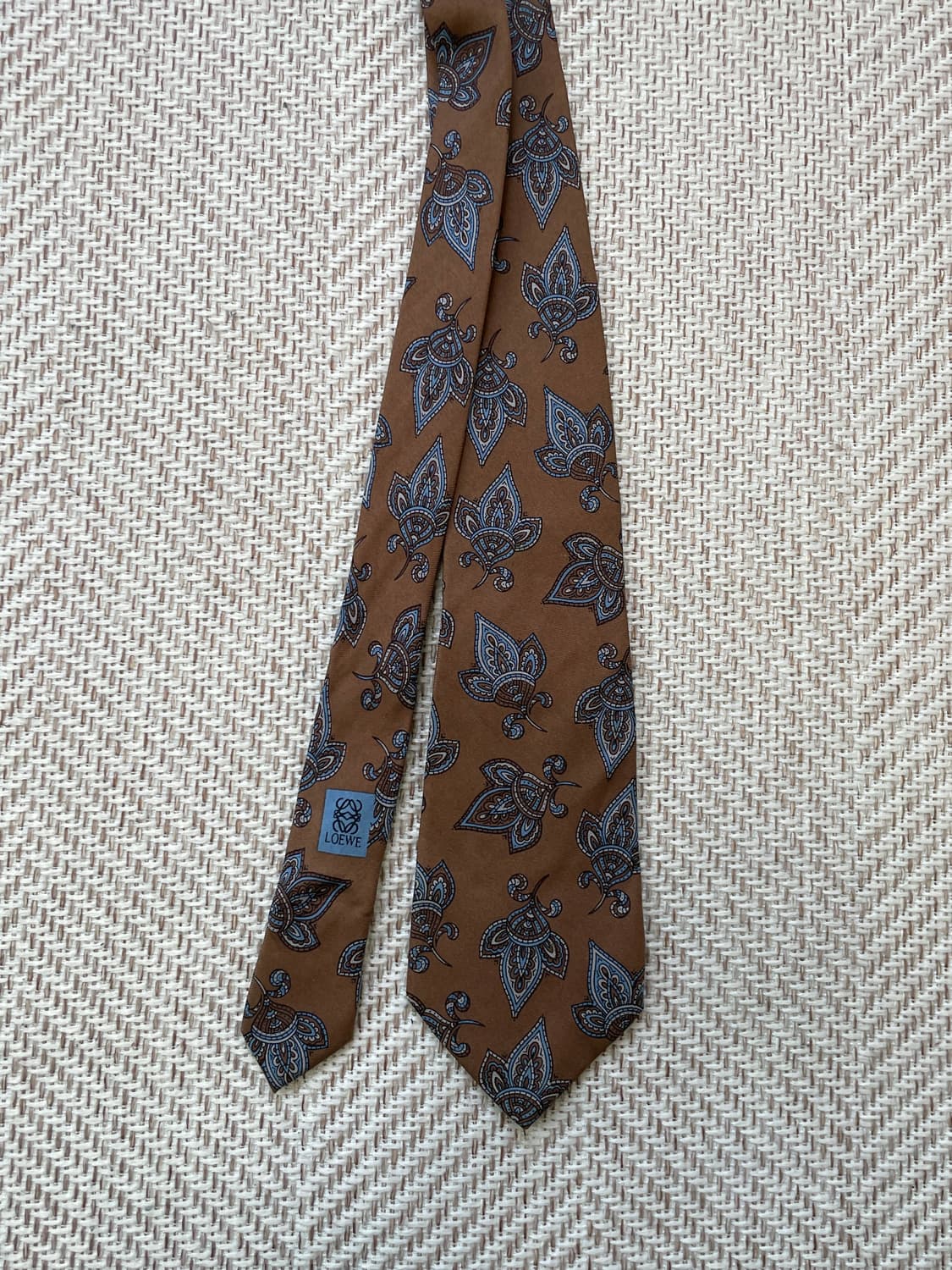 로에베 브라운 넥타이  J03969 상품이미지2