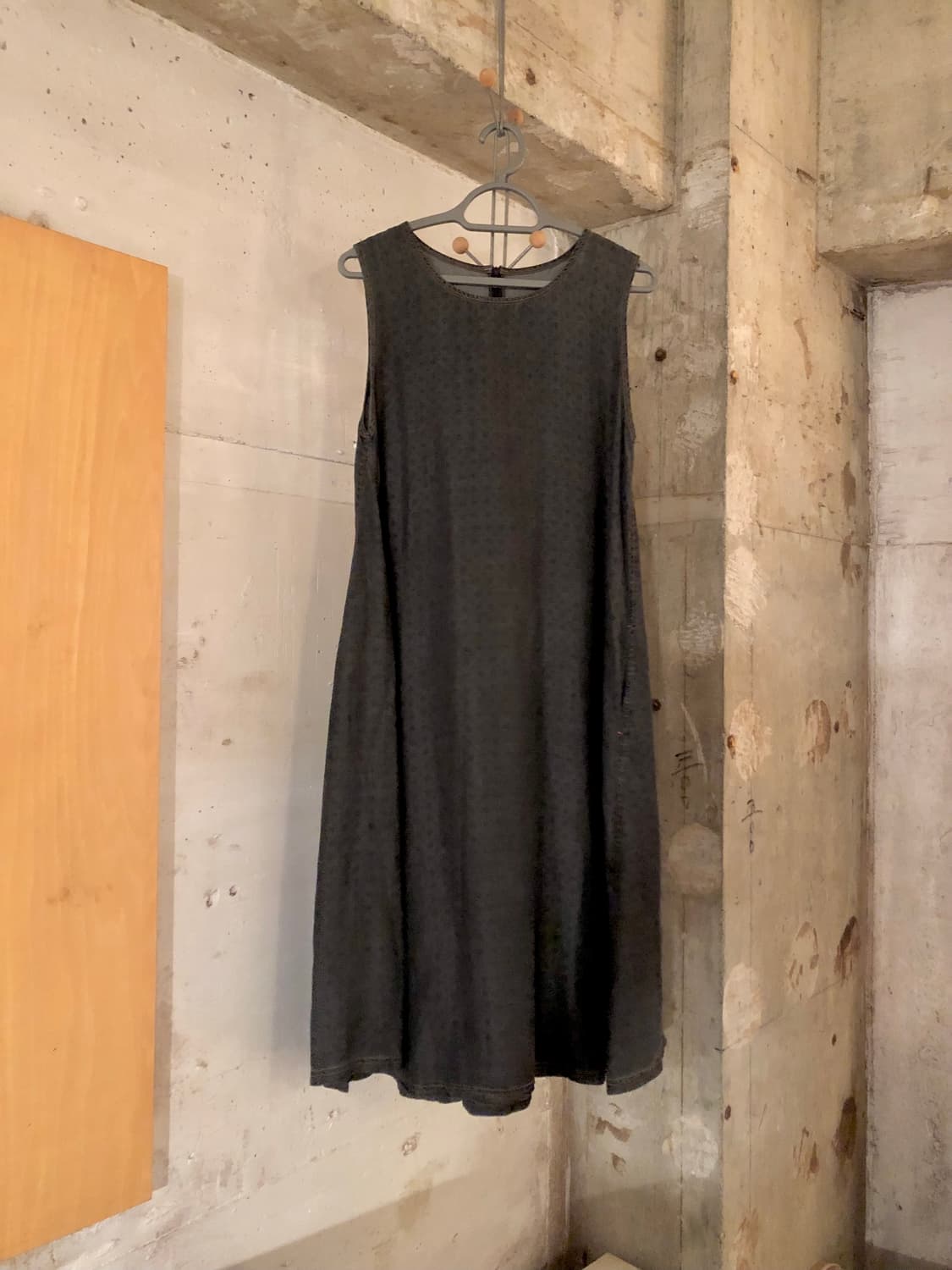 Muted Charcoal Pattern Sleeveless Dress 상품이미지1