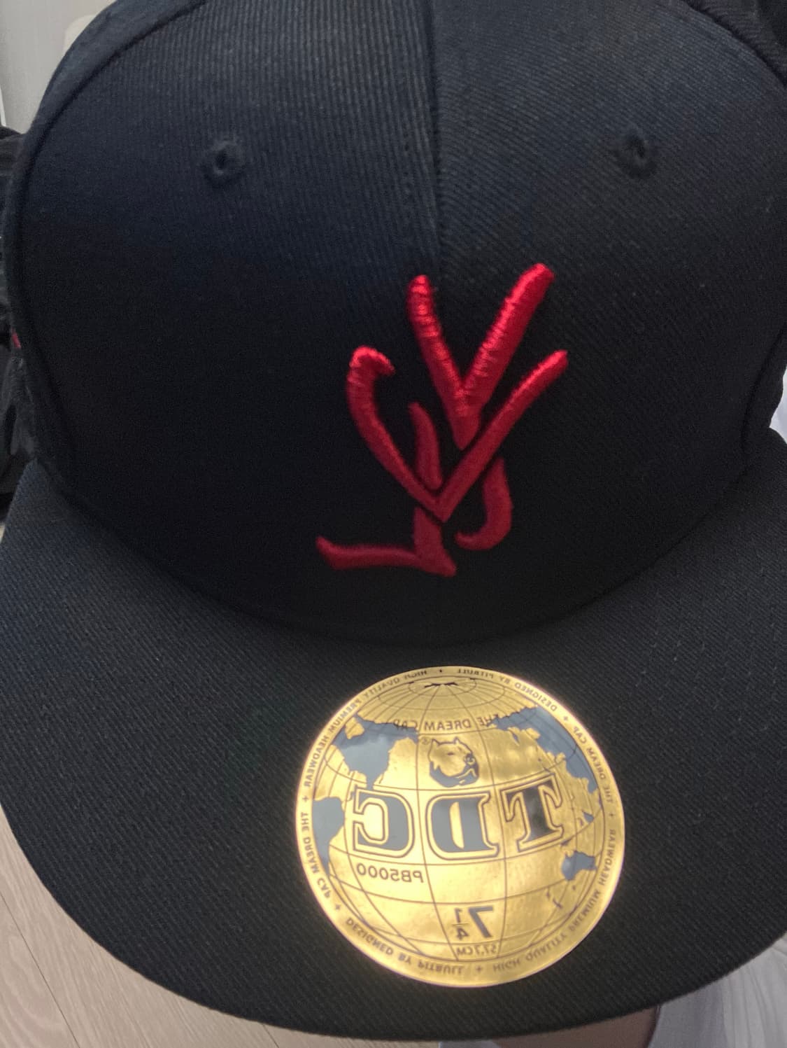 플레이보이 카티 yvl 모자 RED ON BLACK 7 1/4 상품이미지1