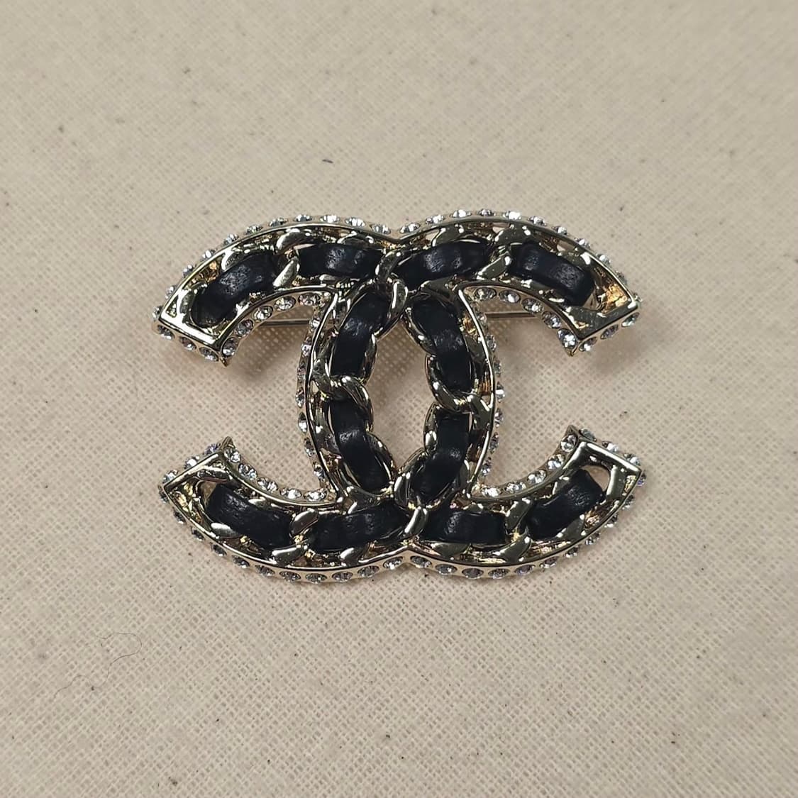 샤넬 CC 가죽 크리스탈 브로치 상품이미지2