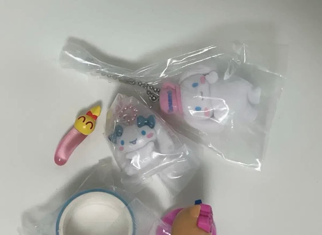 일괄 롱다리 플로키가챠 시나모롤 키링 쿠라스시 초코 키티 에그피규어 태닝 상품이미지4