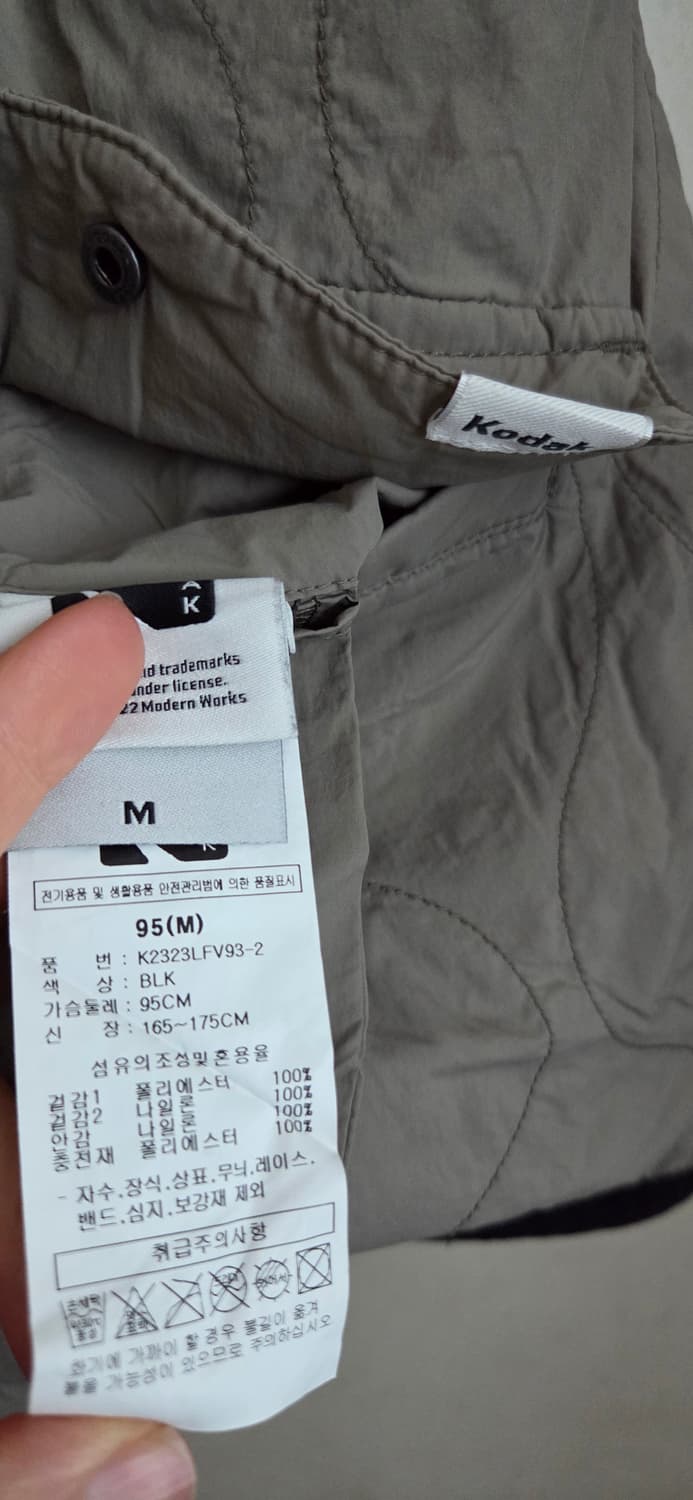 코닥 리버시블 플리스조끼 M사이즈
상태 새컨디션
택포 상품이미지6