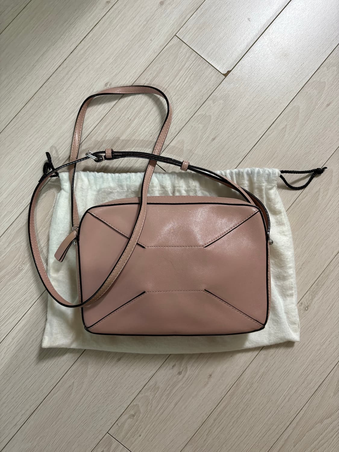 [크리스탈 착용] 마크제이콥스 크로스백 상품이미지1