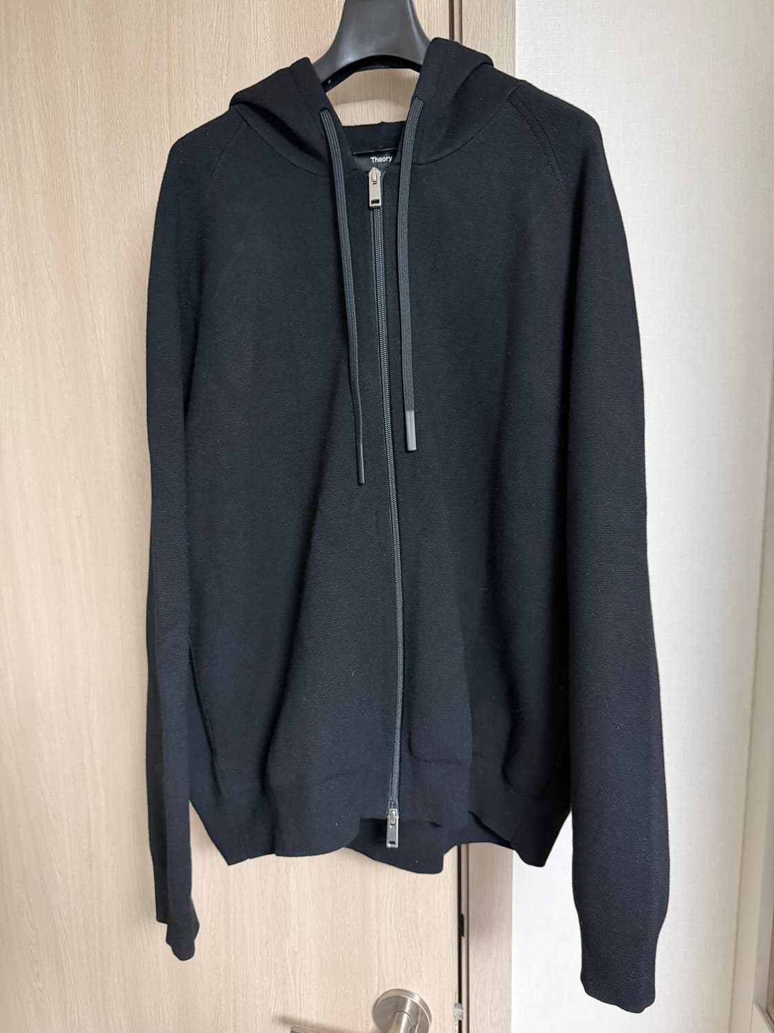 띠어리 JAGO 블랙후드집업 24fw 상품이미지1