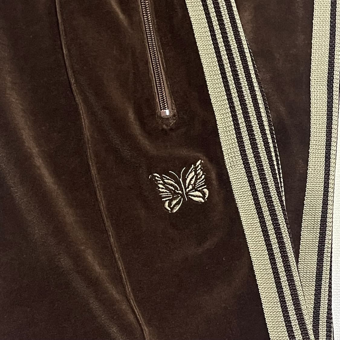 니들스 내로우 트랙 팬츠 벨루어 브라운 상품이미지2