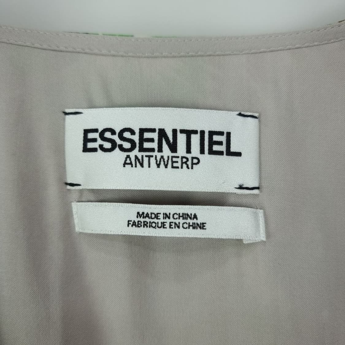 [에센셜 엔트워프] 플라워 패턴 랩 원피스 M19282 상품이미지6