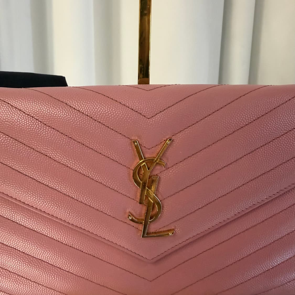 A+ / 생로랑 모노그램 마틀라세 엔벨로프 카산드라 체인 크로스백 377 상품이미지3