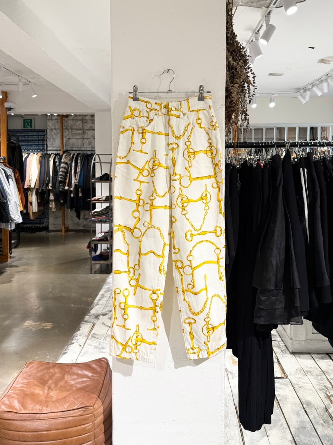 구찌 아이보리 홀스빗 체인 프린팅 데님 팬츠  상품이미지1