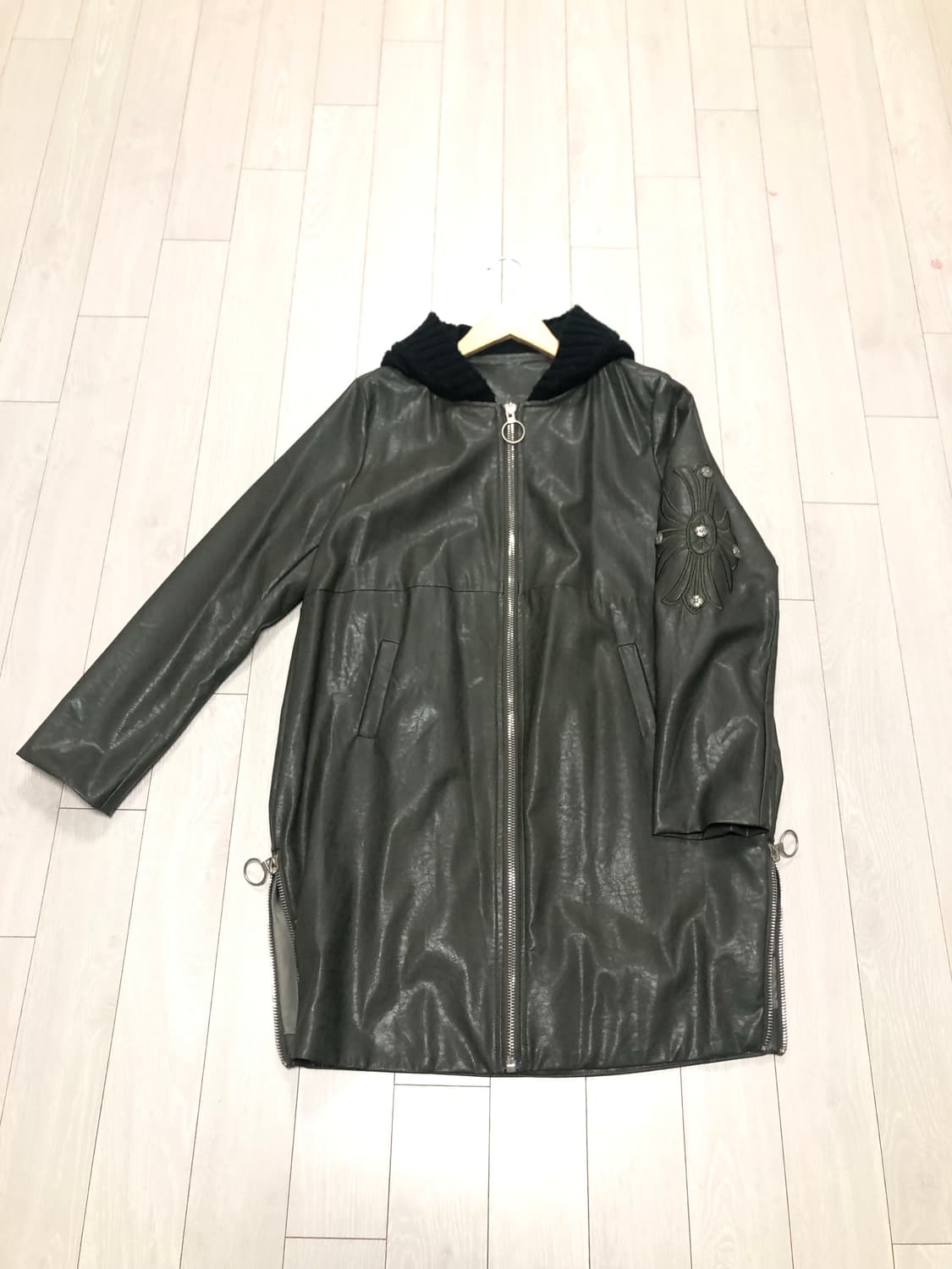 크롬하츠맛 고퀄 페이크 레더 롱 후드자켓 상품이미지1