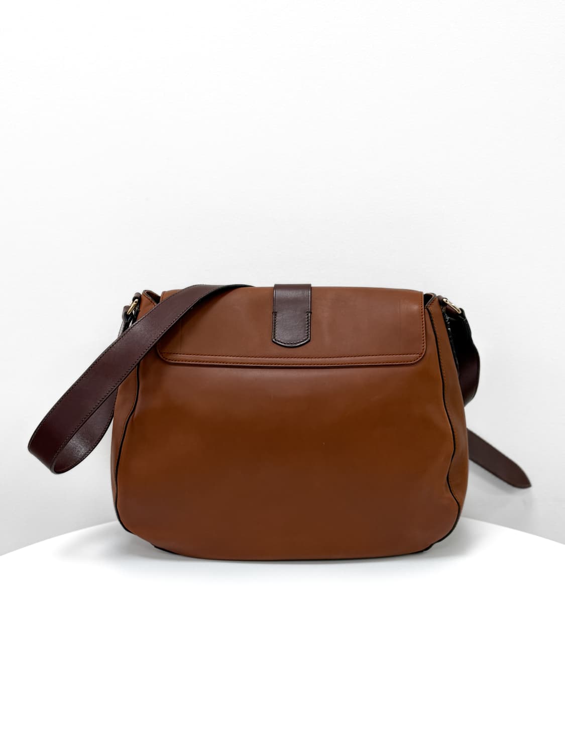 페라가모 간치니 버클 레더 크로스백 상품이미지4