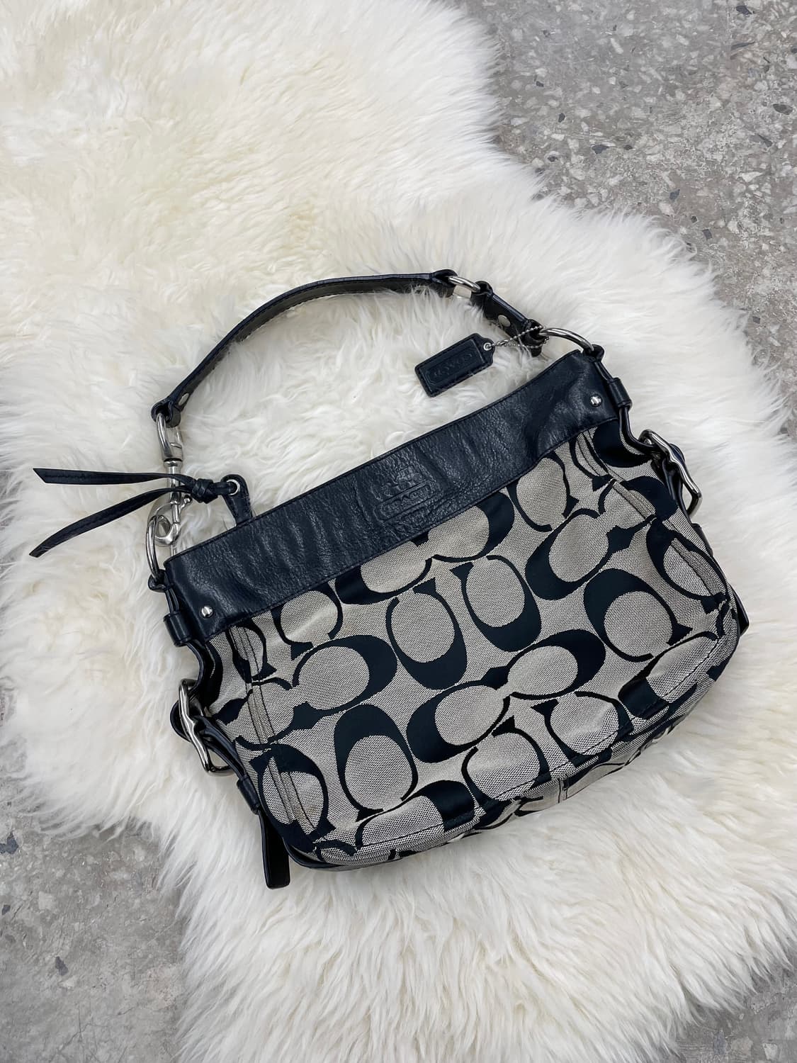 코치 블랙 자카드 숄더백 상품이미지6