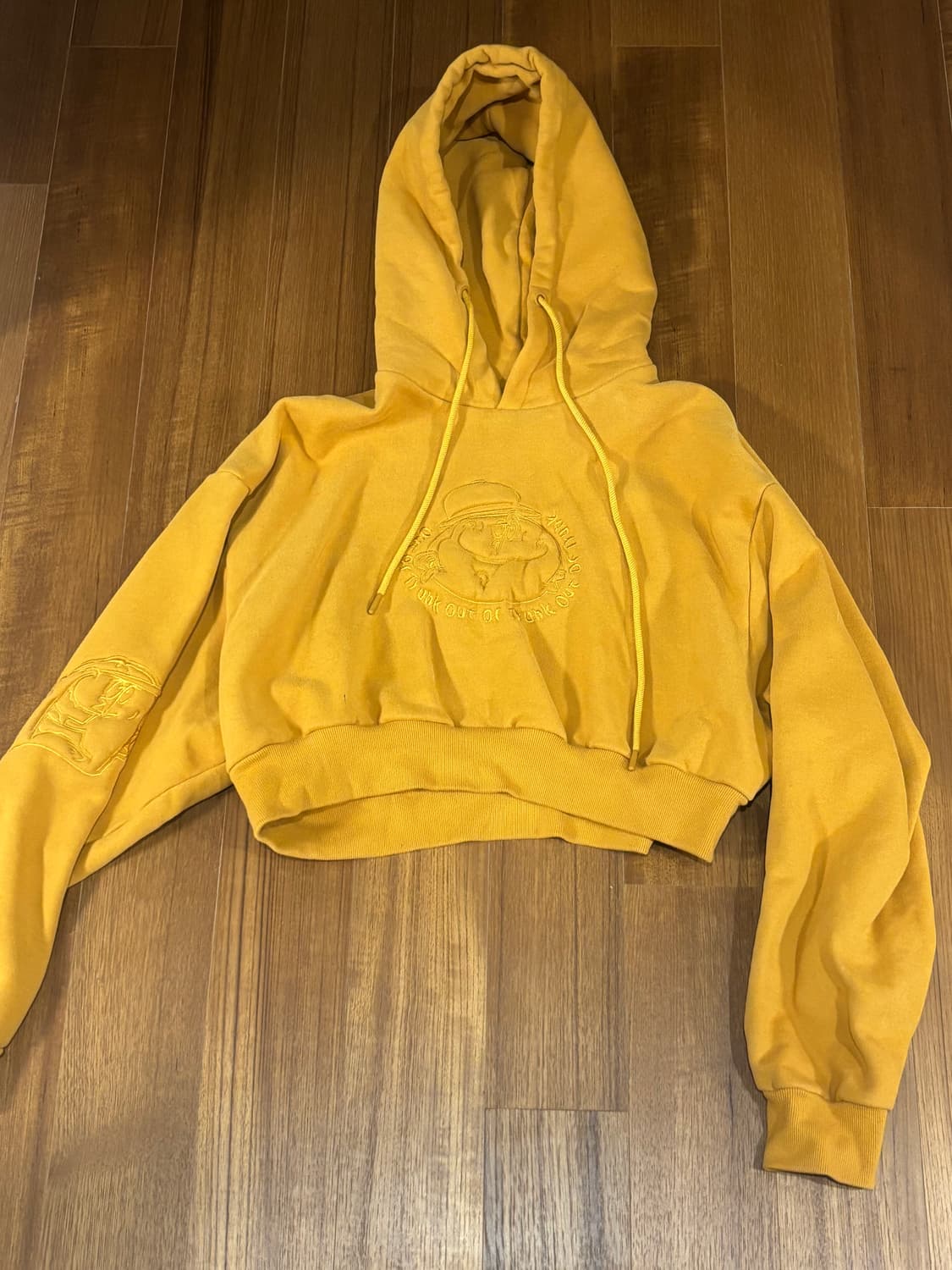 아웃 오브 트렁크 크롭 후드티 상품이미지4