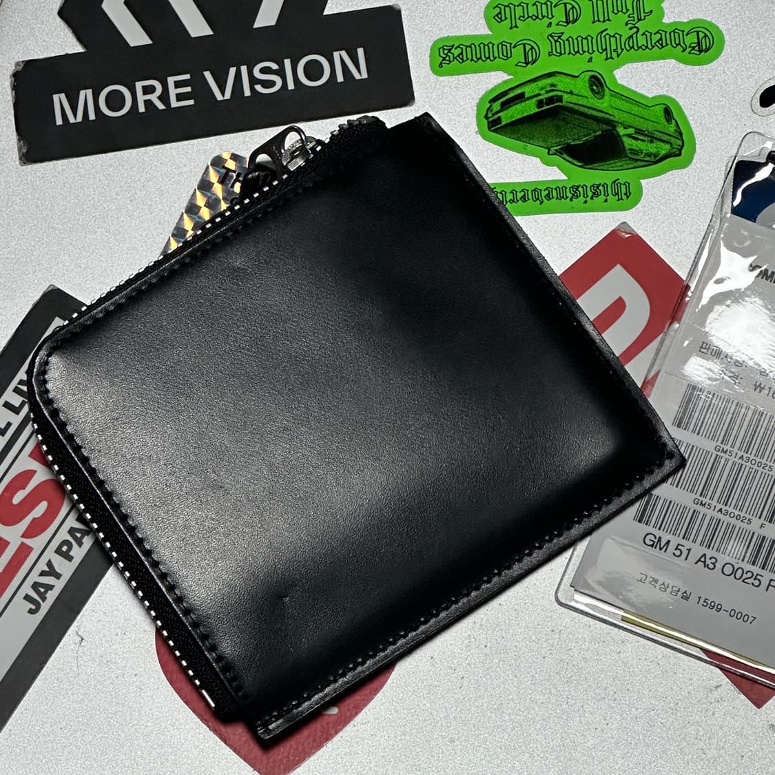 꼼데가르송 CDG 엠보스 지갑 블랙 상품이미지6