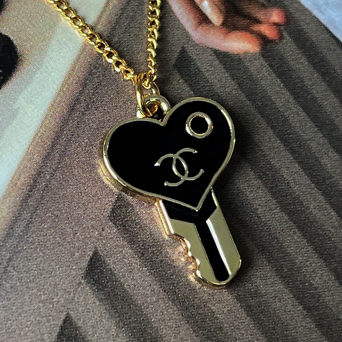 샤넬 블랙 하트키 골드 목걸이 상품이미지3