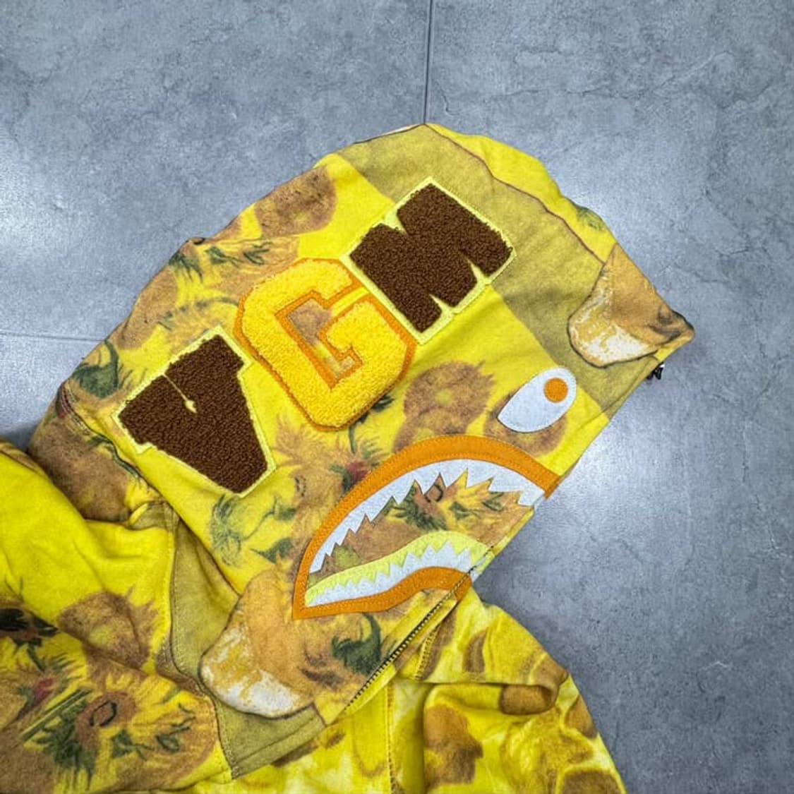 베이프 x 반 고흐 뮤지엄 샤크 풀 집 후드 옐로우 새상품(급처 상품이미지2