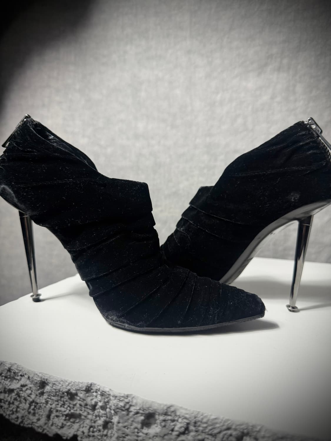 TOM FORD AW11 Ruched Velvet Ankle Boots  상품이미지3