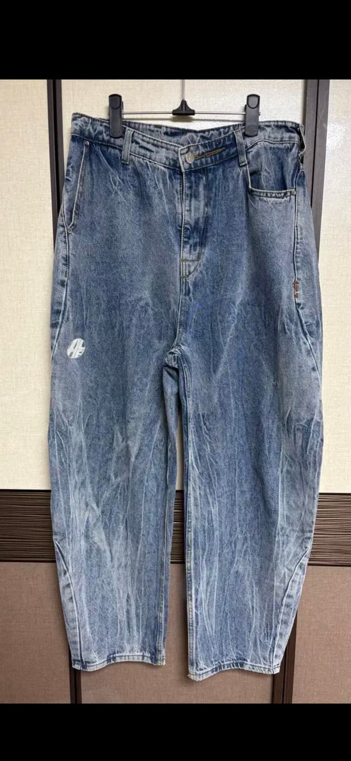 아더에러 22SS 커브드 데님 연청 A3 상품이미지1