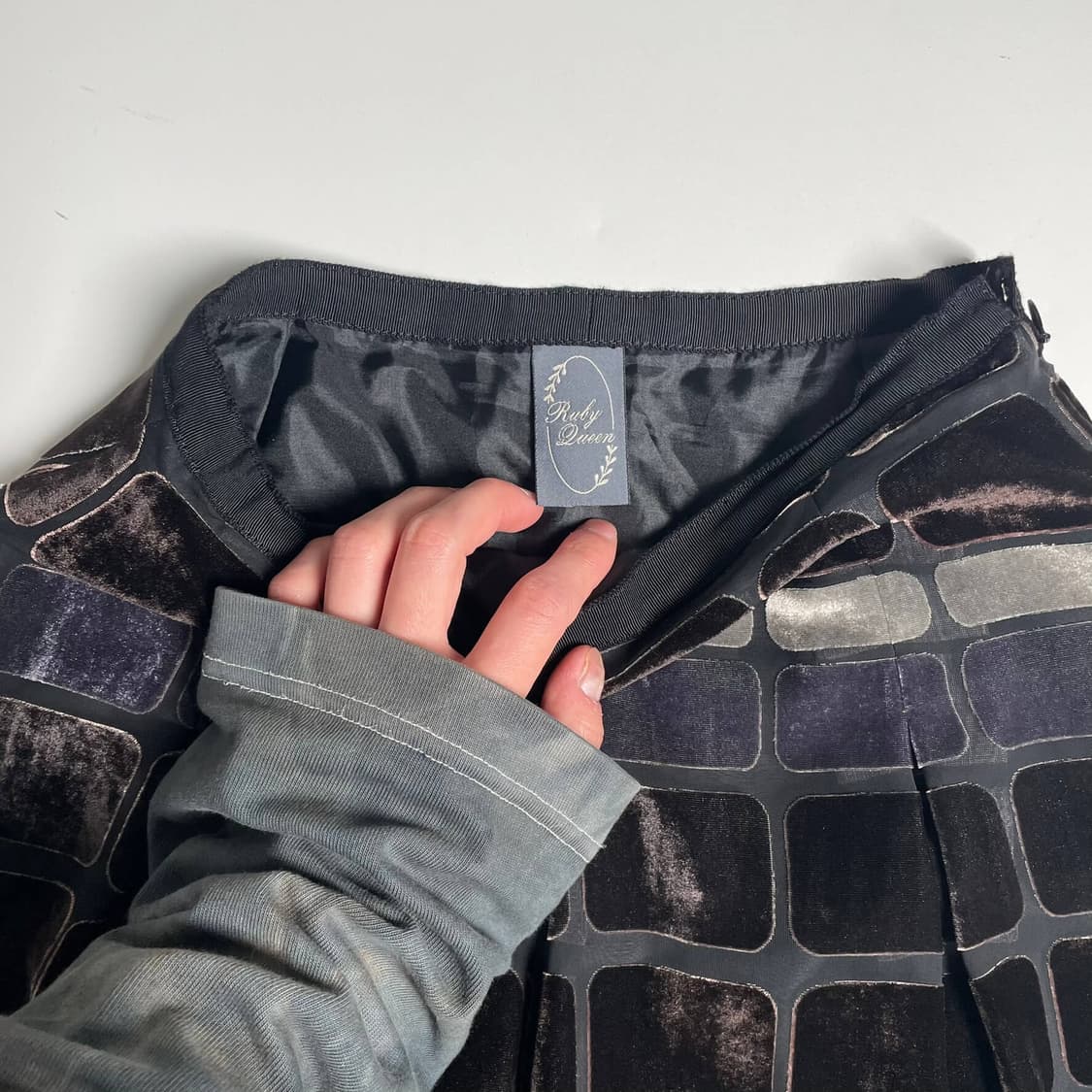 Rudy queen 벨벳 시스루 스커트 상품이미지6