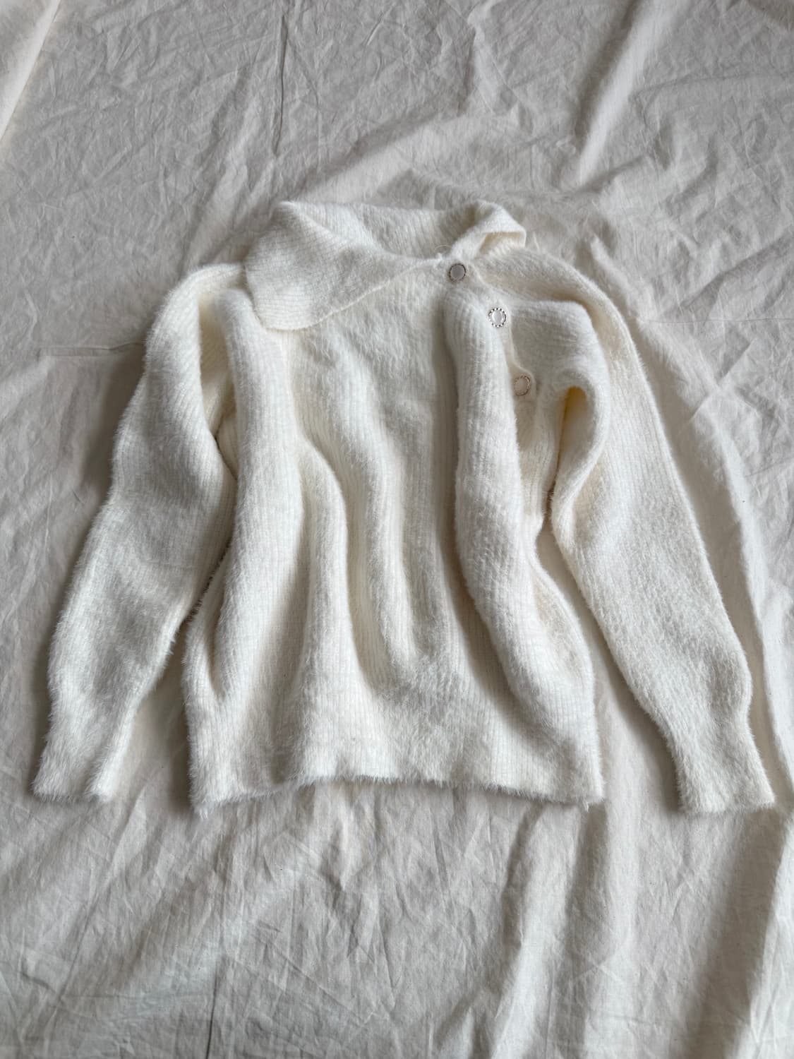 러블리 퓨어 아이보리 베이지 폭닥 니트 상품이미지1