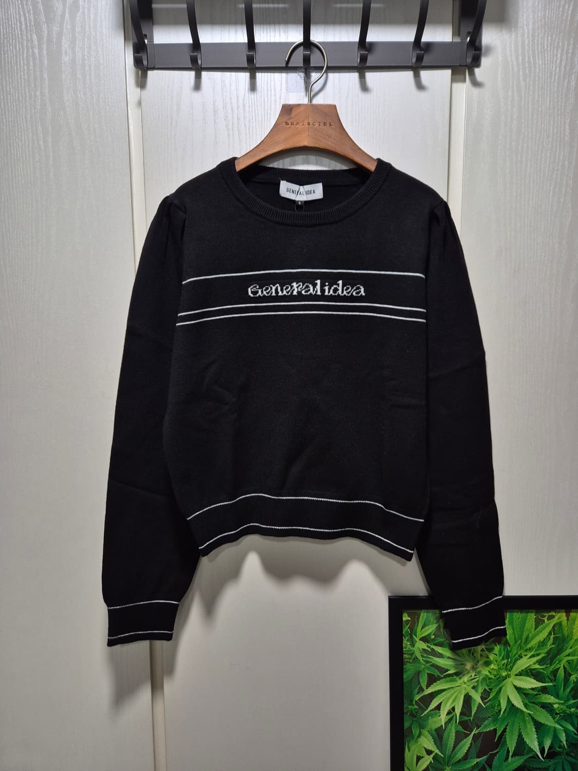 제너럴아이디어 검정 봄 니트 상품이미지1