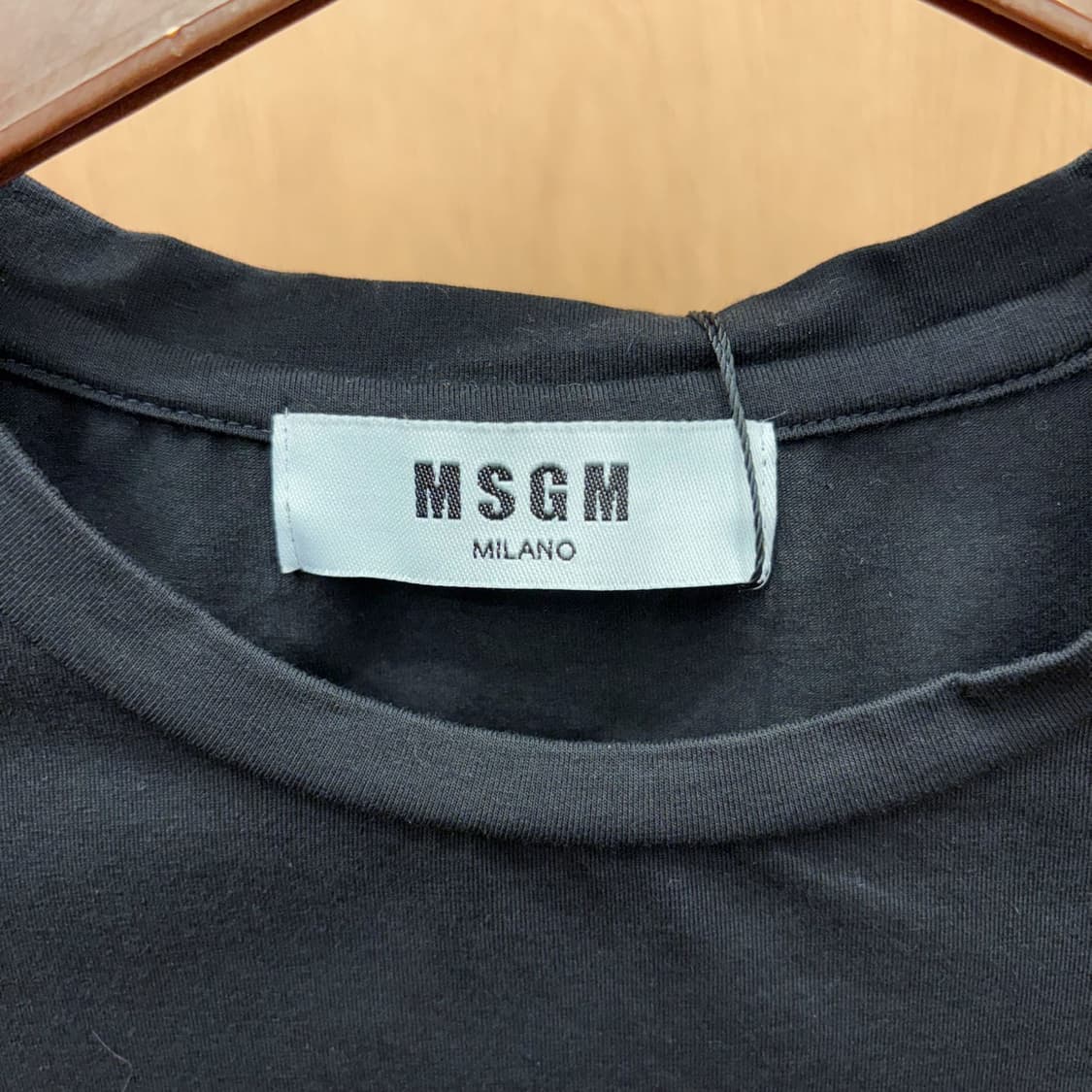 MSGM 라운드넥 반팔 티셔츠 브러시 스트로크 로고 프린팅 디테일 블랙 상품이미지6