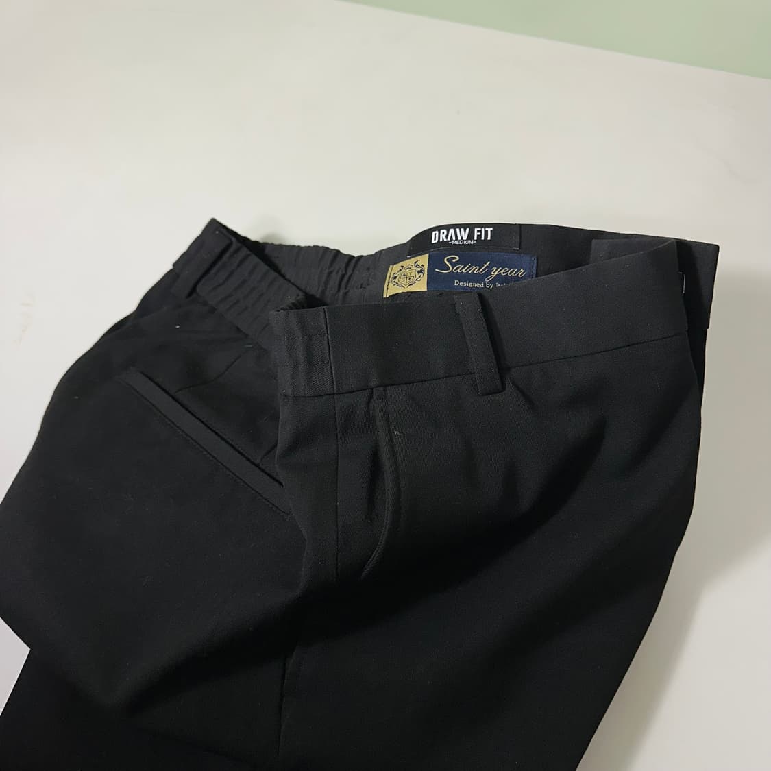 M 드로우핏 블랙 레귤러 테이퍼드핏 스판 밴딩슬랙스 상품이미지1