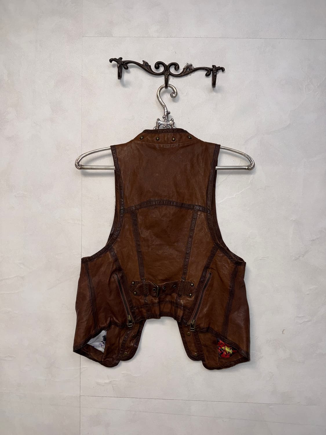 Brown lamb skin western stud buckle vest 상품이미지3