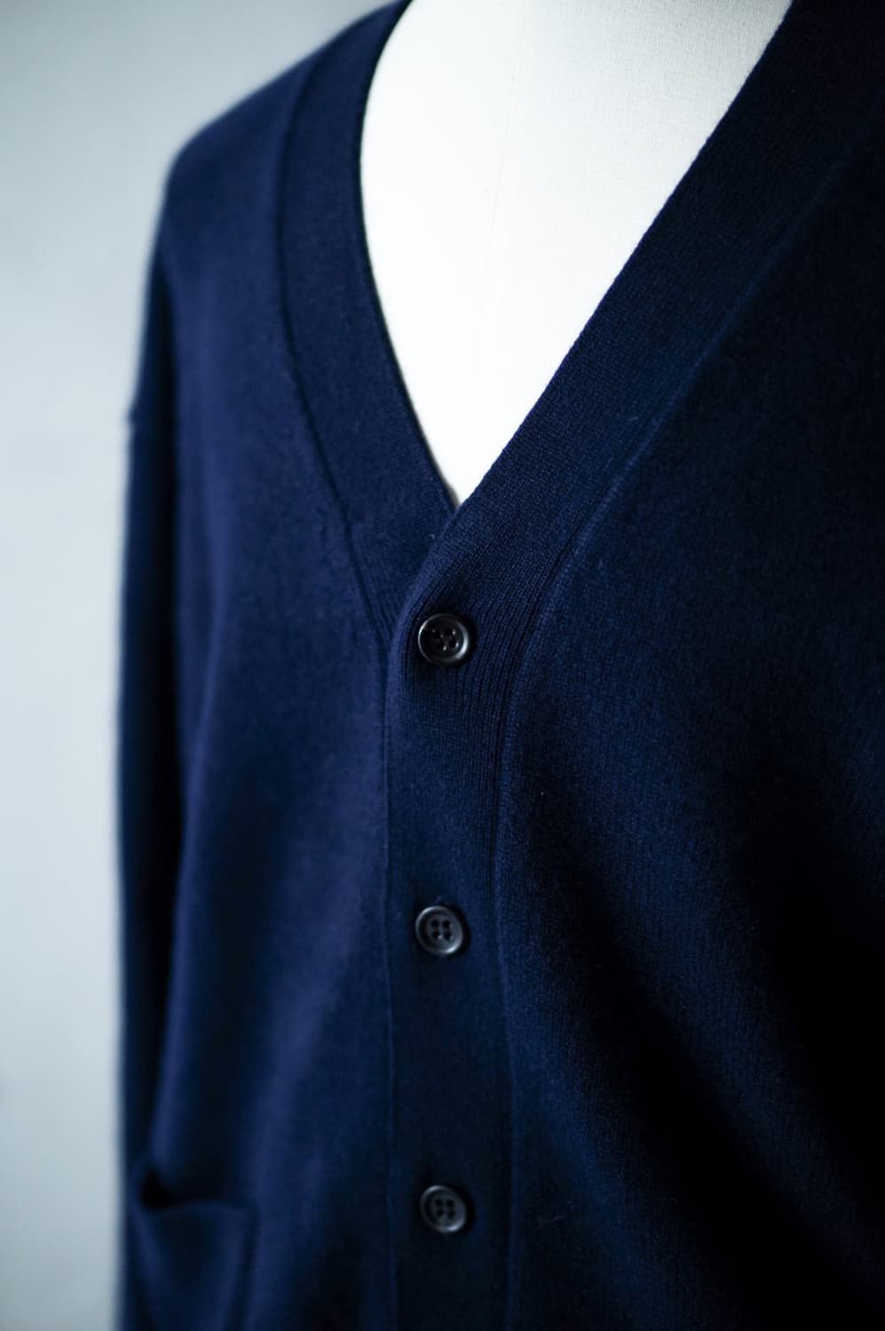 헤릴 herill 골든캐시미어 가디건 네이비 3 상품이미지4