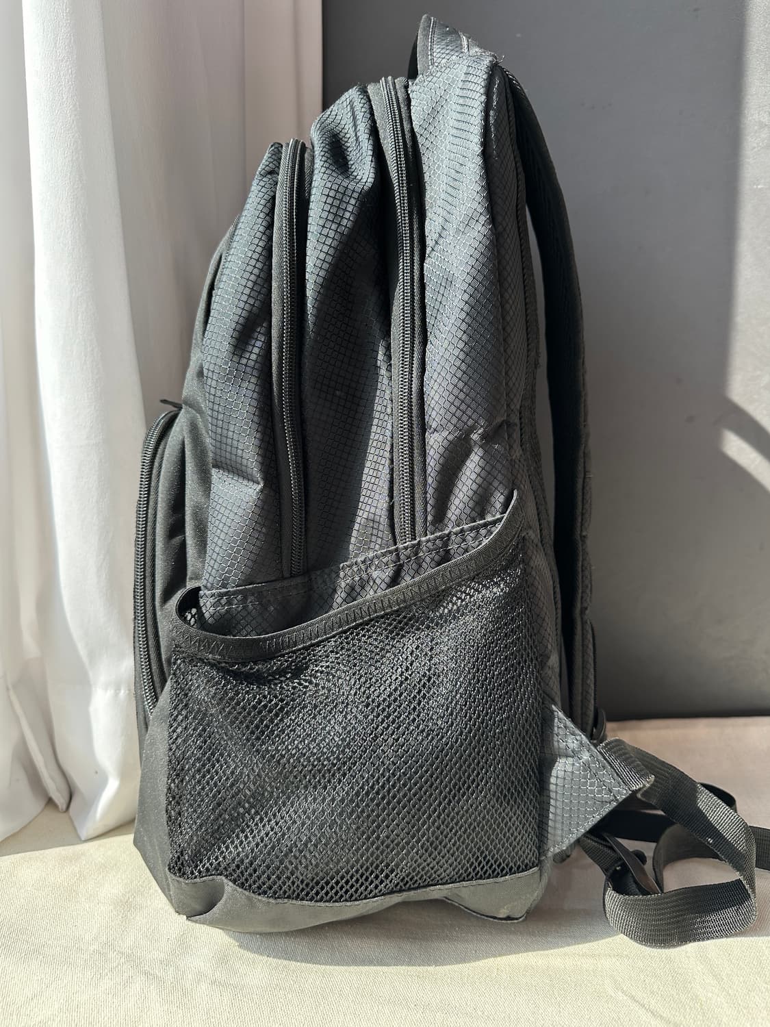 챔피온 스크립트 로고 백팩 블랙 상품이미지3