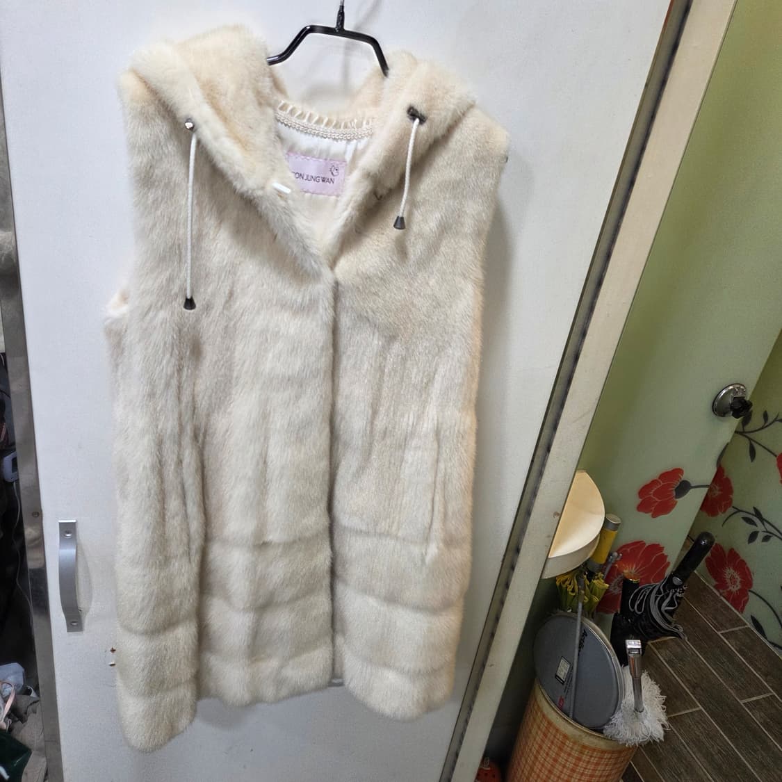 손정완 후드 밍크 베스트 상품이미지9