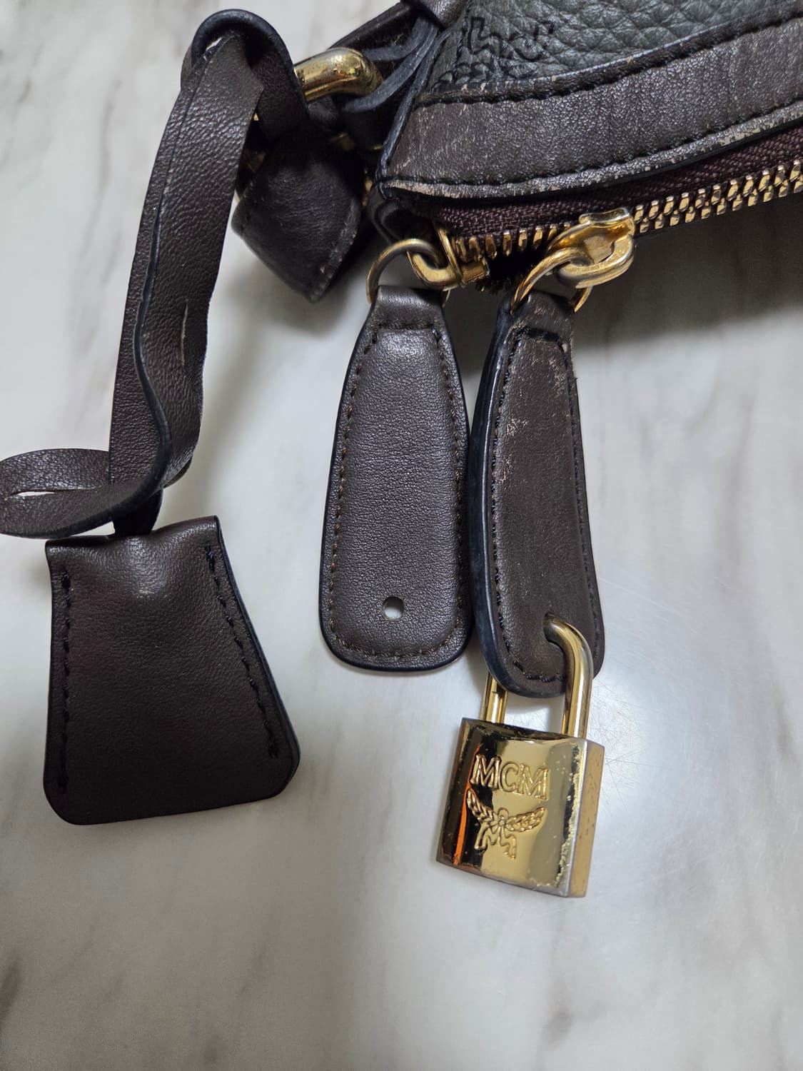 MCM 비세토스 그레이 호보백 상품이미지4