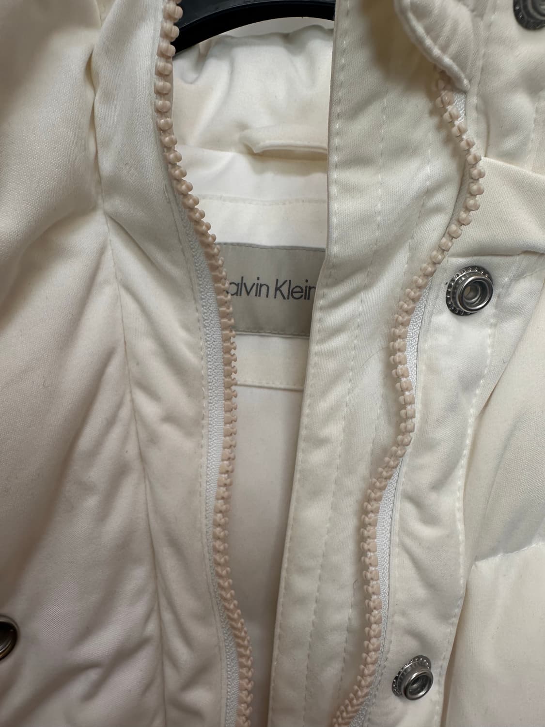 켈빈클라인 화이트 후드 조끼패딩 상품이미지3